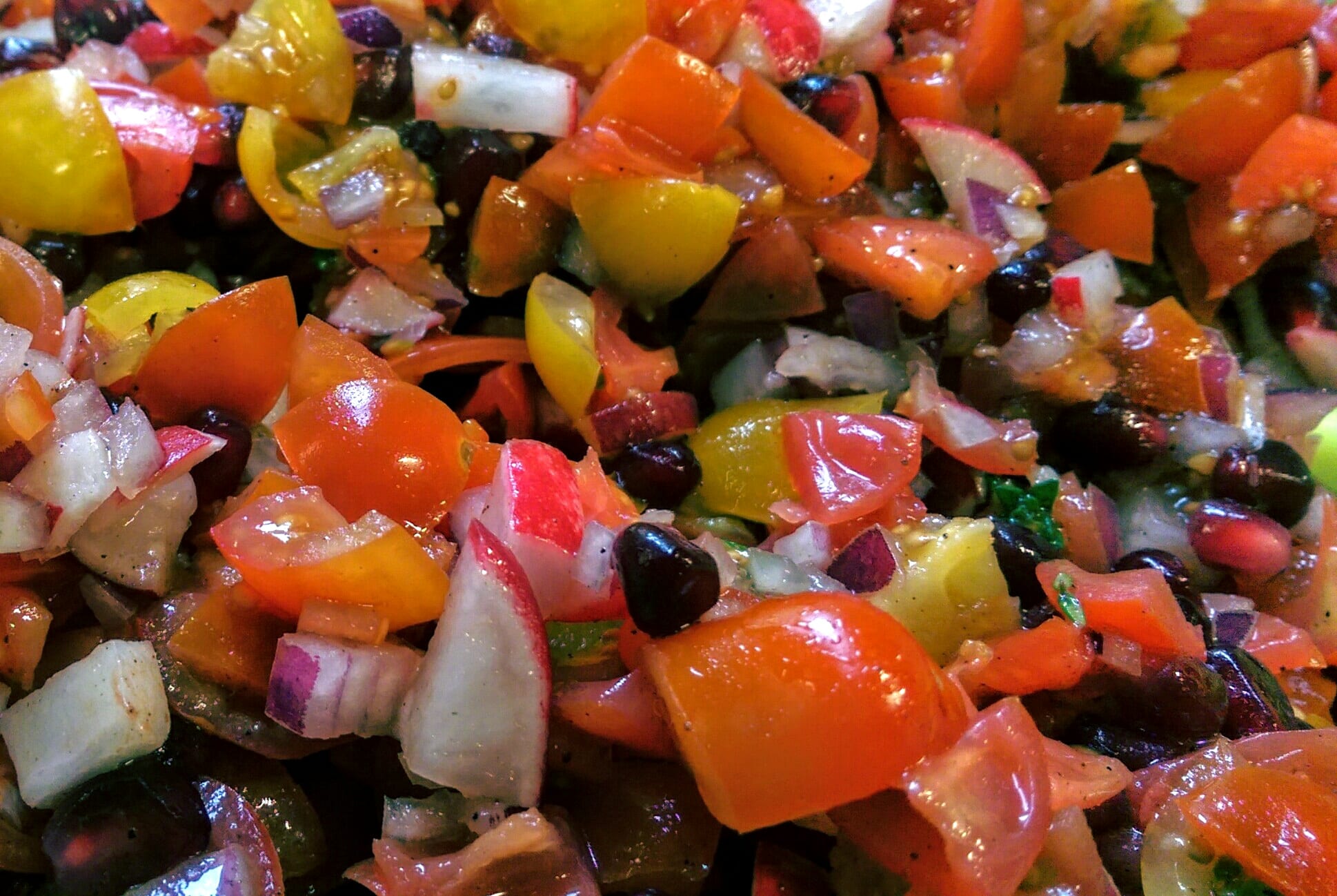 tomato and pomegranate salad