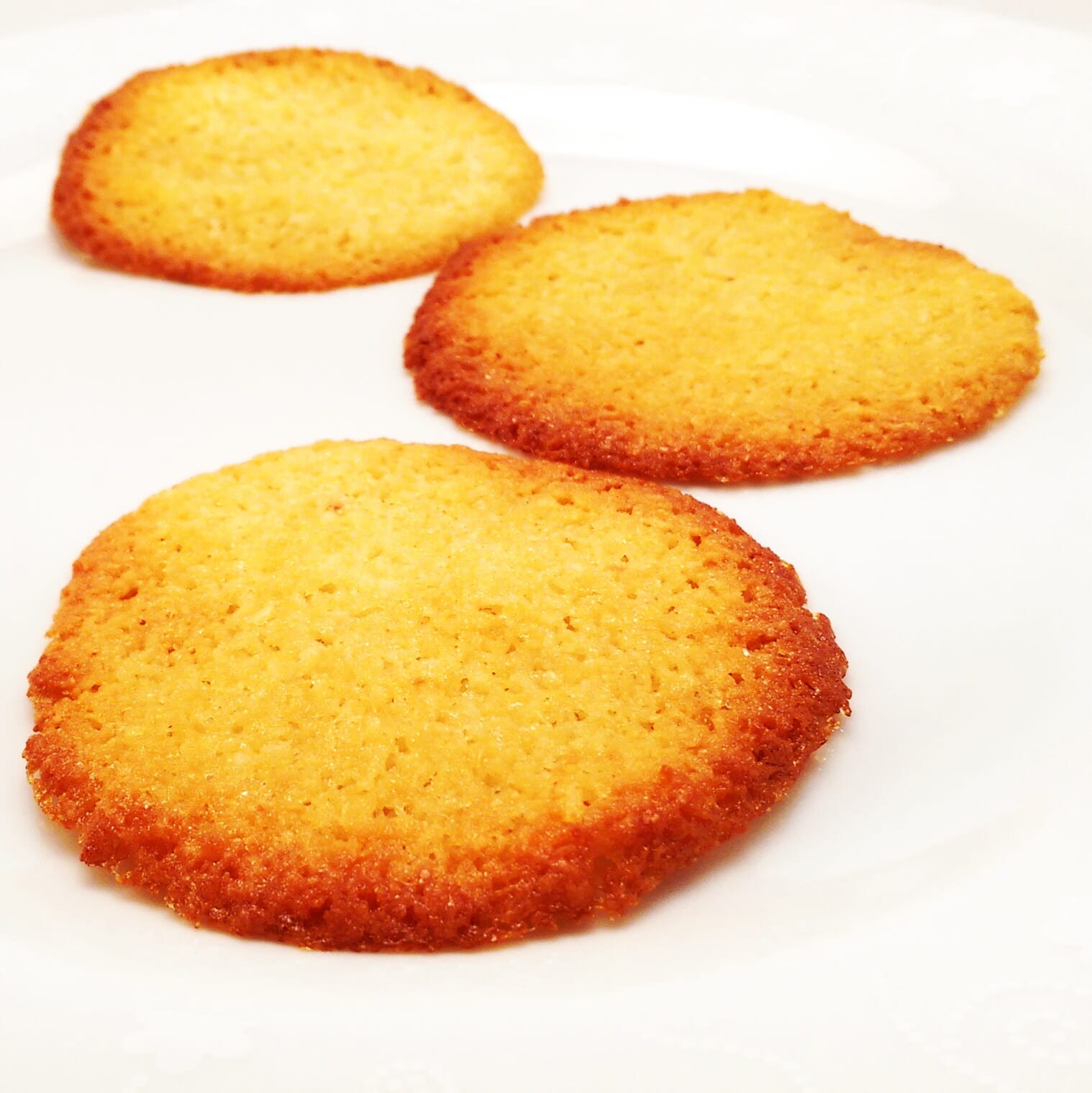 Read more about the article Coconut and almond cookies