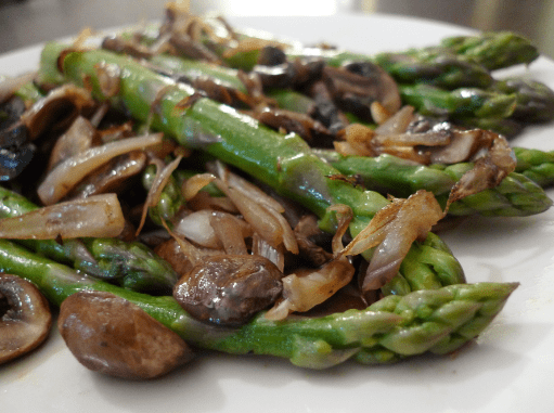 Read more about the article Asparagus and Mushrooms with Shallot Dressing