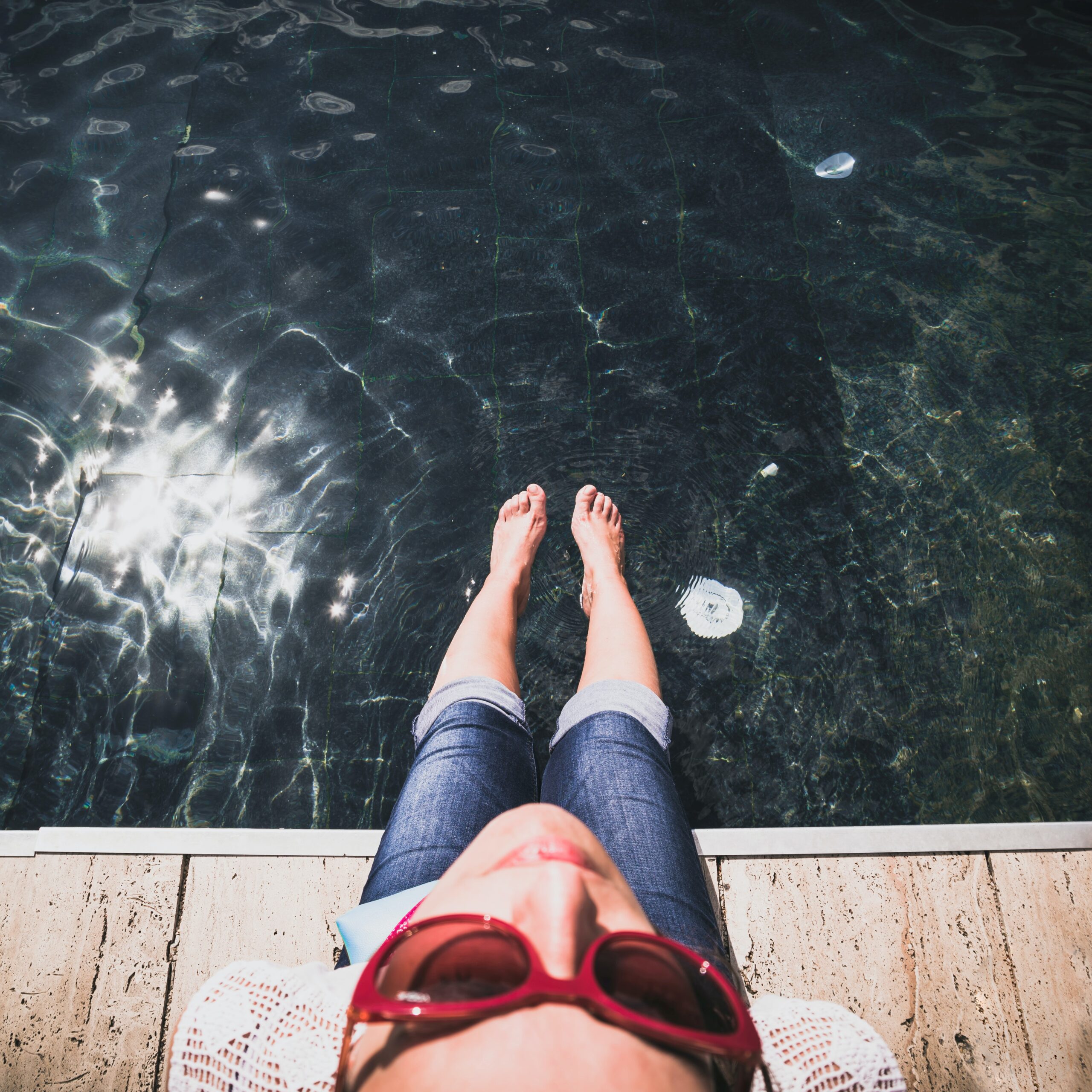 Read more about the article Staying indoors and wearing sunscreen INCREASES fatal skin cancer risk